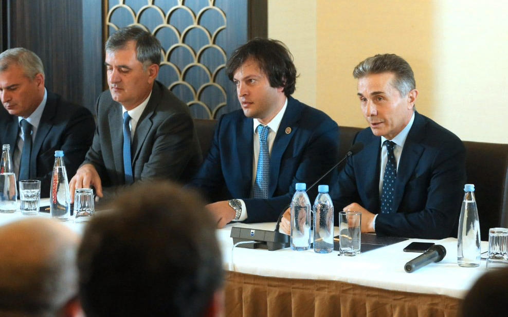 ბიძინა ივანიშვილი კახეთის რეგიონული ორგანიზაციების წარმომადგენლებს შეხვდა