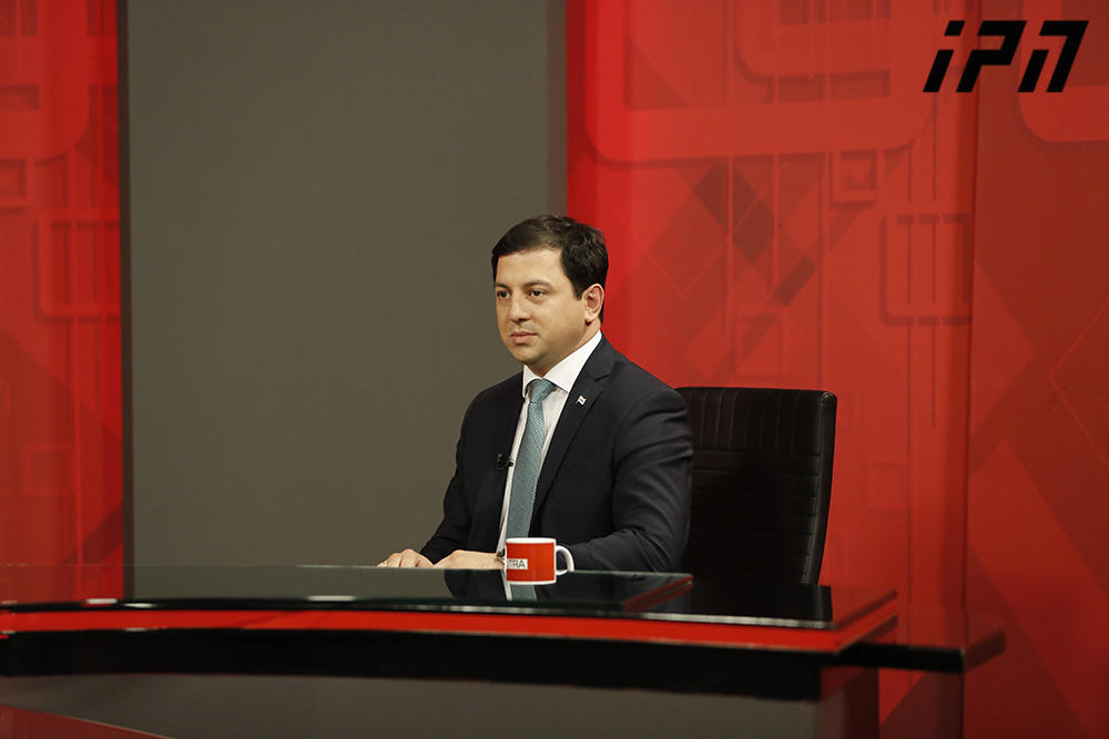 არჩილ თალაკვაძე ქუცნაშვილის განცხადებებზე ჩუგოშვილის მისამართით - ღიმილის გარეშე ასეთი ბრალდების დაშვებაც არ შეიძლება