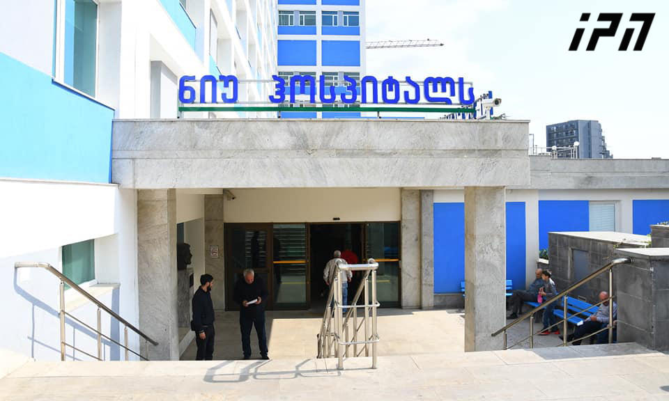 В результате нападения вороны в Тбилиси пострадали несколько человек