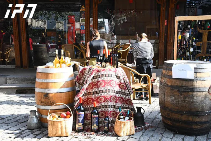 На улице Шардена проходит главный винный фестиваль года – «Фестиваль грузинского вина 2019»