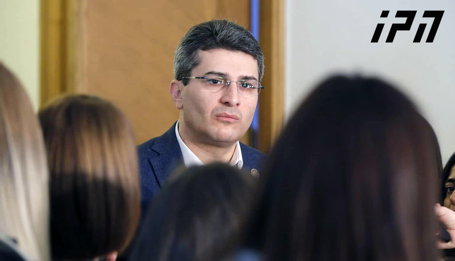 მამუკა მდინარაძე - განვიხილეთ ოპოზიციის მიერ წარმოდგენილი მრავალმანდატიანი მოდელი, ანალიზის შედეგად აღმოჩნდა, რომ მსგავსი მოდელი მოქმედებს მხოლოდ ავღანეთში და აქედან აქვს გადაღებული ერაყს