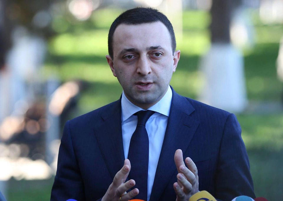 თავდაცვის მინისტრი სალომე ზურაბიშვილს პასუხობს