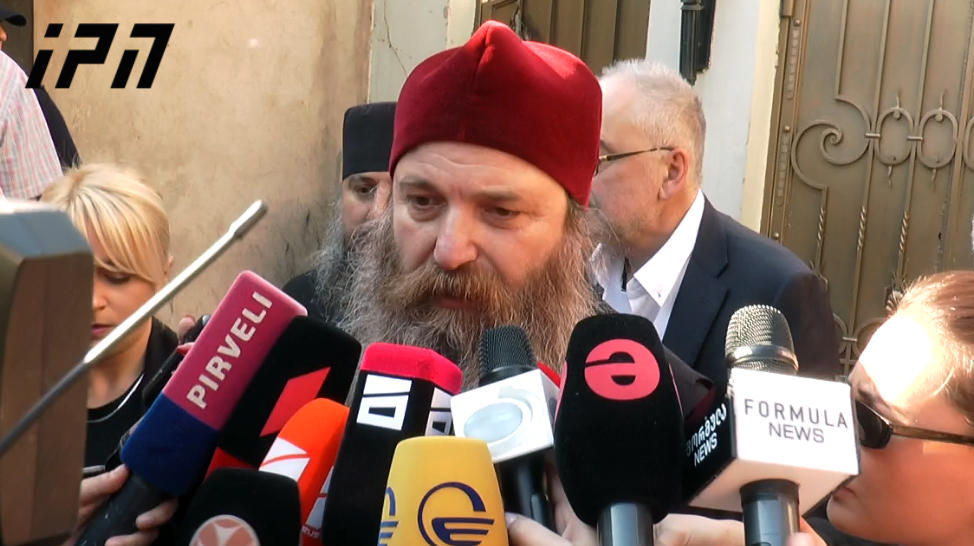 მეუფე იაკობის განცხადებით, მსოფლიოში პირბადეების დიდი ბიზნესია