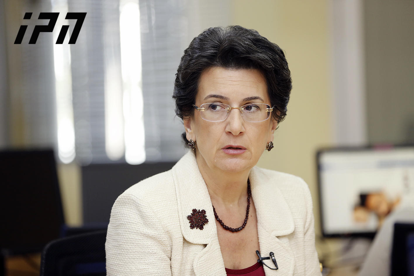 По информации «ТАСС», Нино Бурджанадзе в Москве извинилась «за провокацию», произошедшую в парламенте в связи с Гавриловым