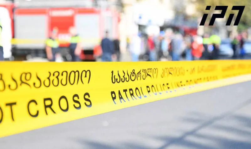 თბილისში, სატვირთო მანქანის და ყვითელი მიკროავტობუსის შეჯახების შედეგად, ერთი მგზავრი დაიღუპა და რამდენიმე დაშავდა