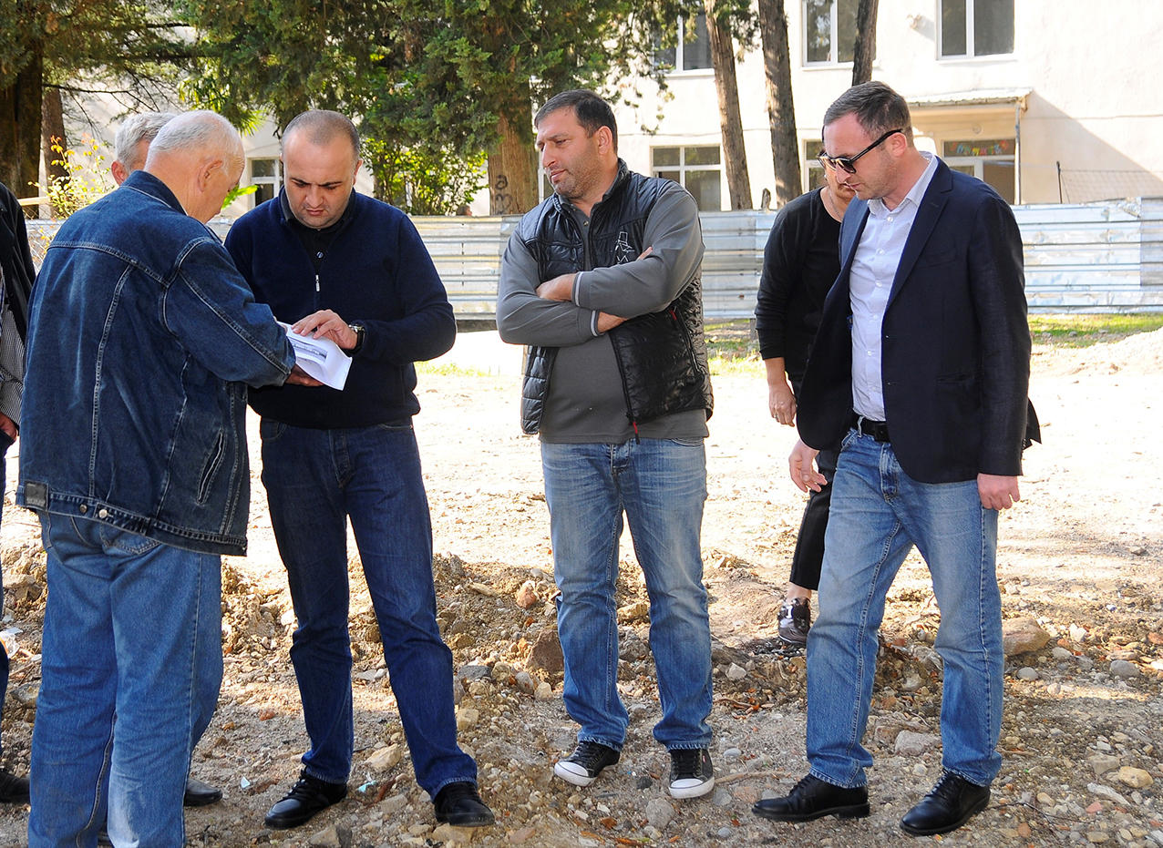 ზესტაფონში სამედიცინო ამბულატორიების მშენებლობა - რეაბილიტაცია მიმდინარეობს