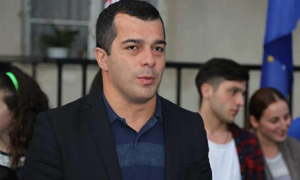 უმრავლესობის დეპუტატი დაჩი ბერაია დეპუტატის მანდატის დატოვებას არ გამორიცხავს