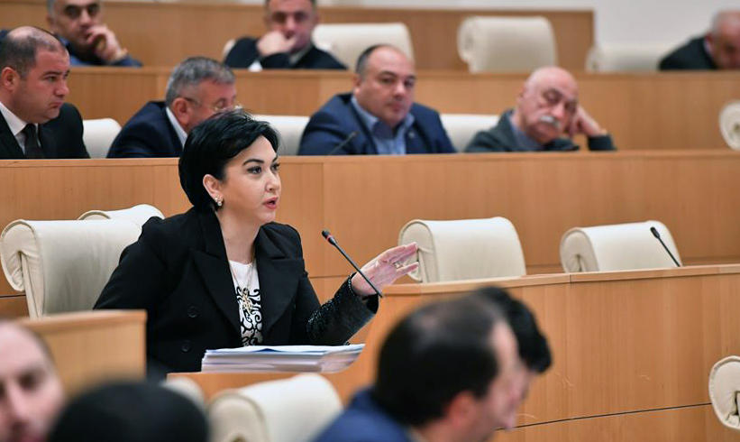 იურიდიულ საკითხთა კომიტეტმა ეკა ბესელიას დადგენილების პროექტი ჩააგდო, რომელიც სასამართლოებში კლანური მმართველობის შეფასებას ეხება