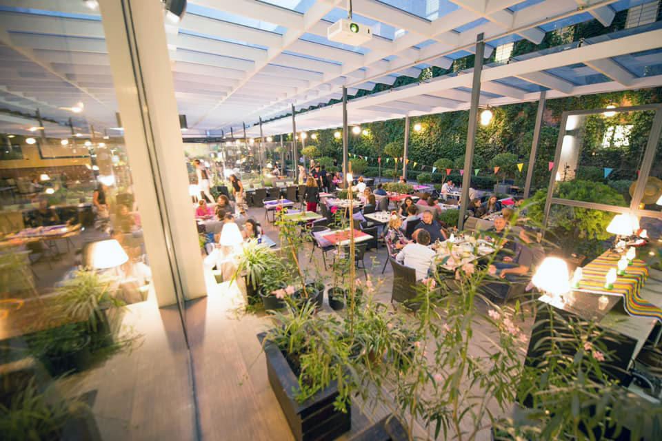 „სინერჯი კაპიტალმა“ რესტორან „დაუნთაუნის“ 50% შეისყიდა