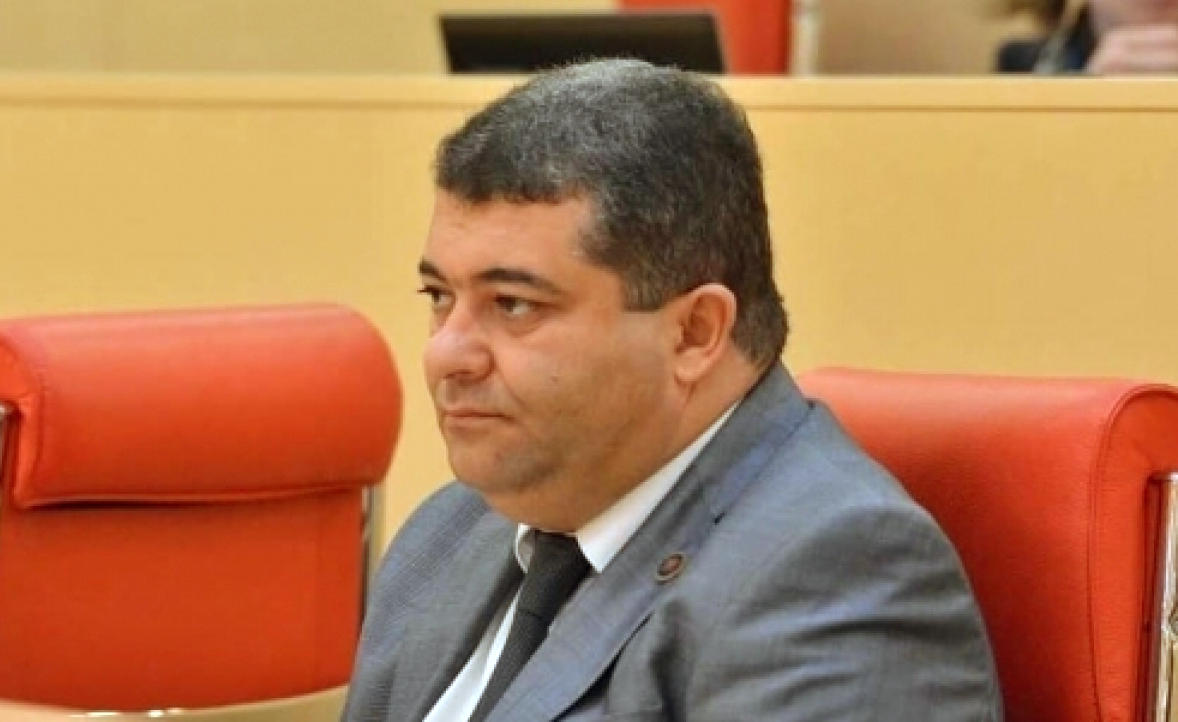 ფრაქცია „კონსერვატორების“ წევრი რუსლან გაჯიევი საპარლამენტო უმრავლესობის დატოვებას არ აპირებს და აცხადებს, რომ ის „ოცნების“ წევრია და მომავალშიც ასე იქნება