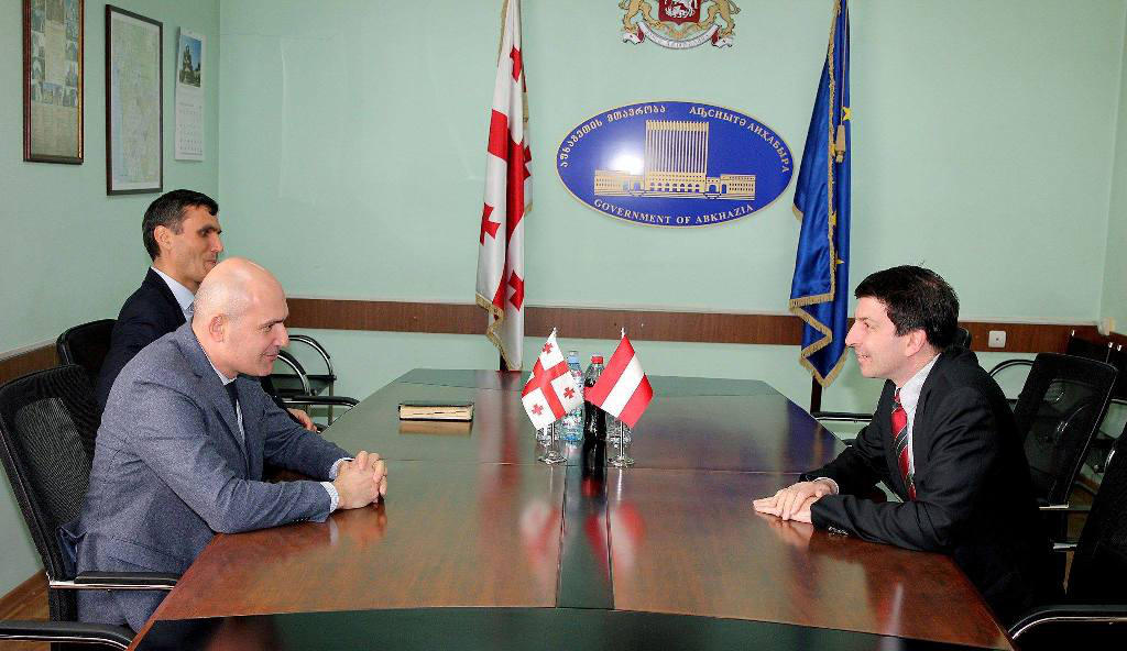 რუსლან აბაშიძე ავსტრიის რესპუბლიკის ელჩს შეხვდა