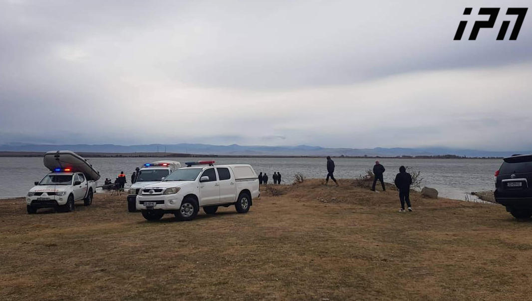 ხილვადობის გაუარესების გამო, ჯანდარის ტბაზე გაუჩინარებული ორი ახალგაზრდის ძებნა ვერტმფრენებით შეწყდა