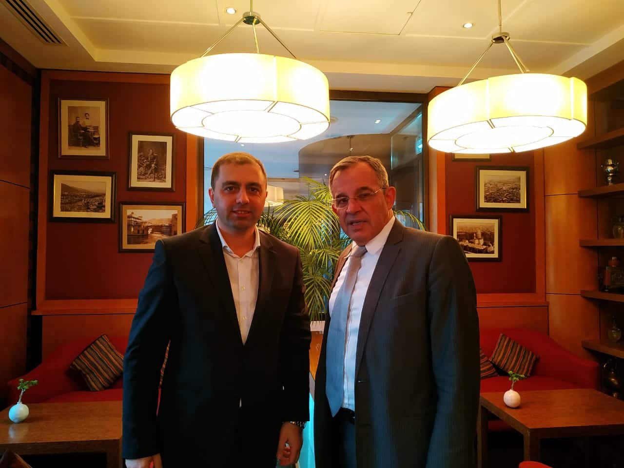კახა კუკავა ევროპარლამენტის დეპუტატ ტიერი მარიანის შეხვდა