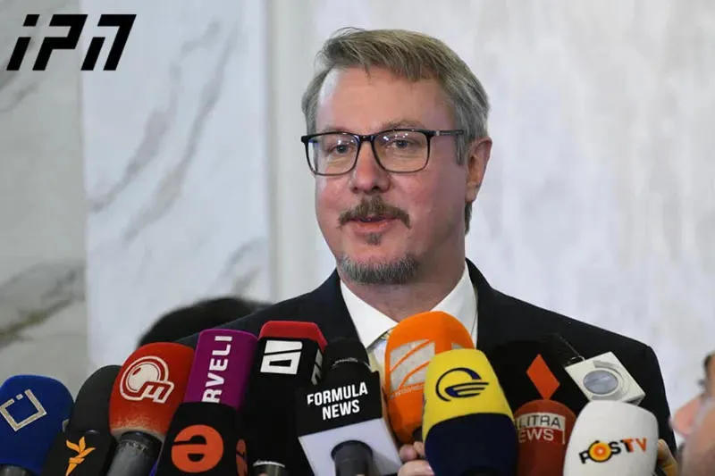 კარლ ჰარცელი იმედს გამოთქვამს, რომ ხვალინდელ შეხვედრაზე ოპოზიცია და ხელისუფლება იპოვის გზებს, რომ დიალოგი გაგრძელდეს