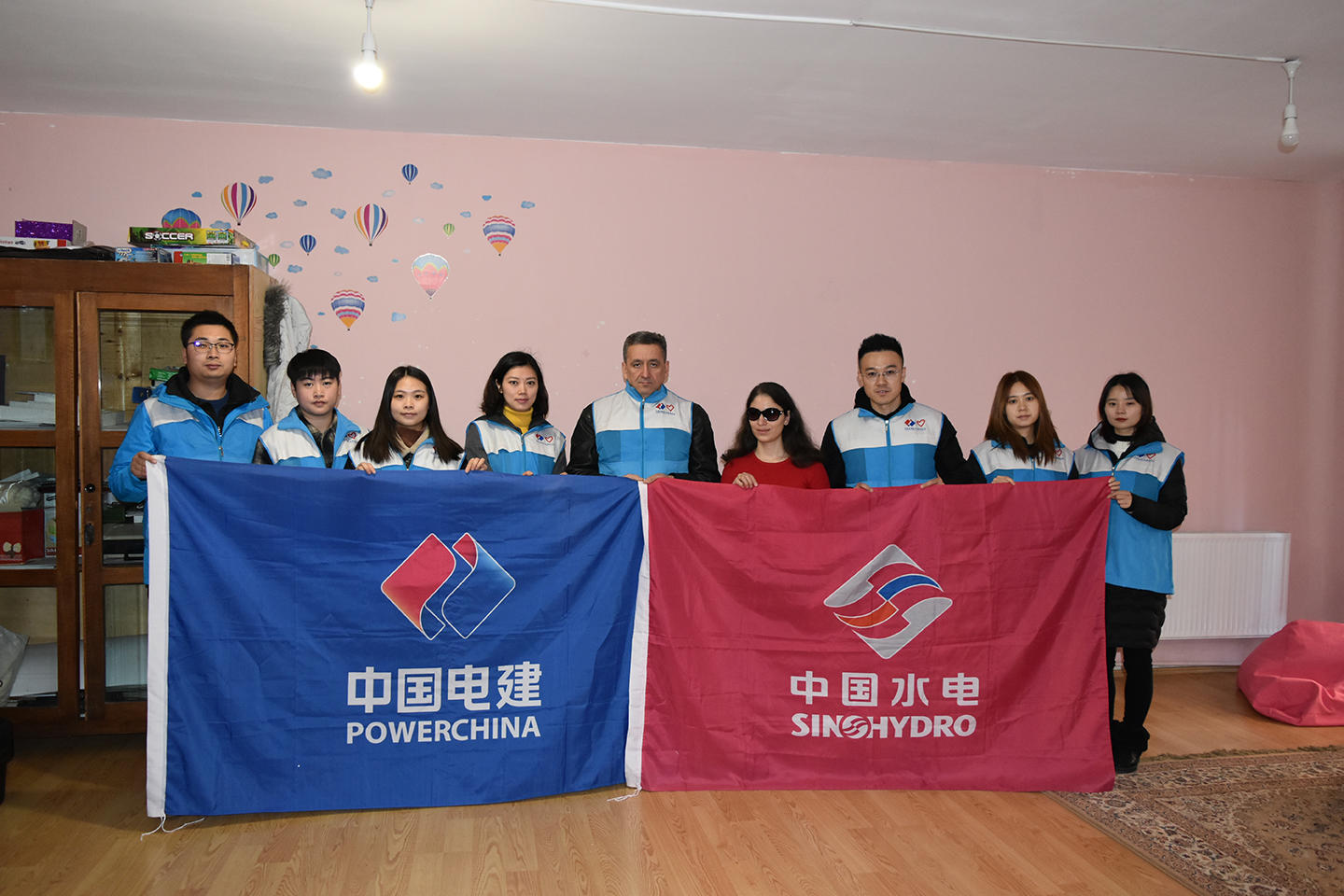 ჩინური კომპანია POWERCHINA/SINOHYDRO 202-ე უსინათლო ბავშვთა საჯარო სკოლას ეწვია