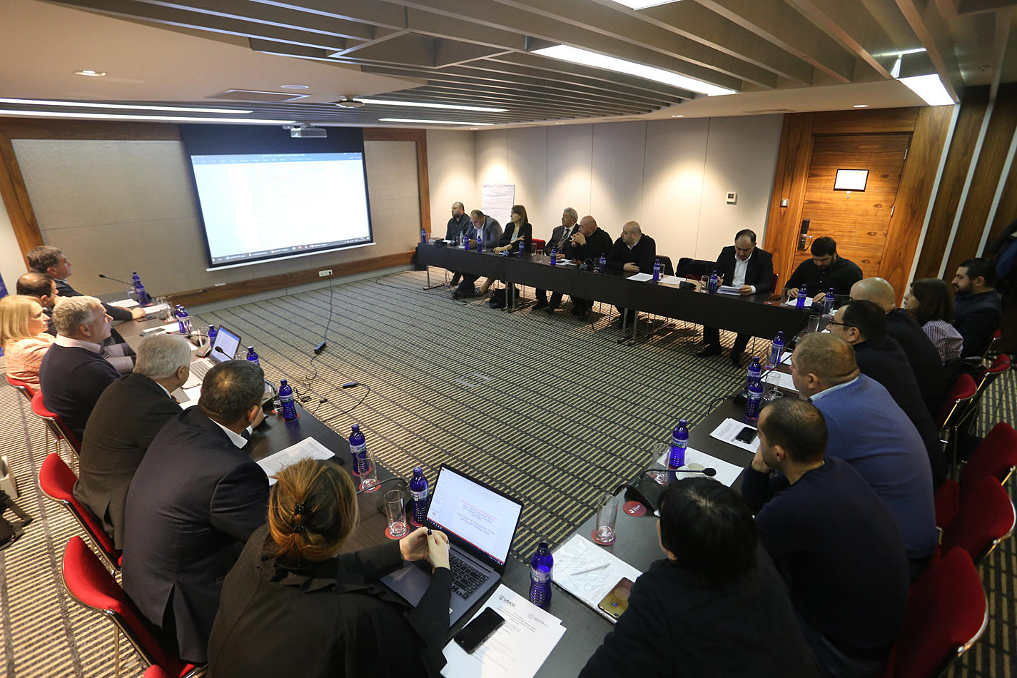 მიუსაფარი შინაური ცხოველების მართვის სფეროში მუნიციპალიტეტებს შორის თანაშრომლობის საკითხზე სამუშაო შეხვედრა გაიმართა