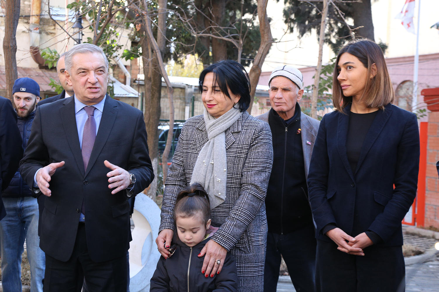 ჩუღურეთის რაიონში, უზნაძის ქუჩაზე, ახალი სკვერი გაიხსნა