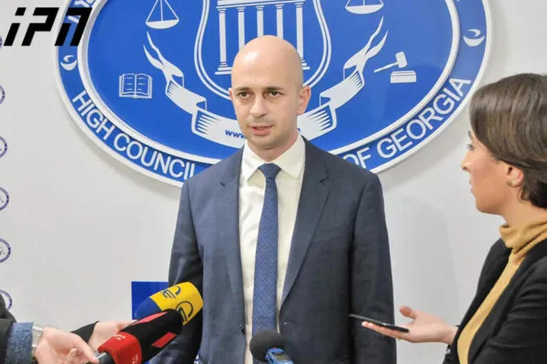 გიორგი მიქაუტაძის განცხადებით, ამ ეტაპზე, მის ინტერესებში არ შედის უზენაესი სასამართლოს თავმჯდომარის თანამდებობაზე საკუთარი კანდიდატურის დაყენება