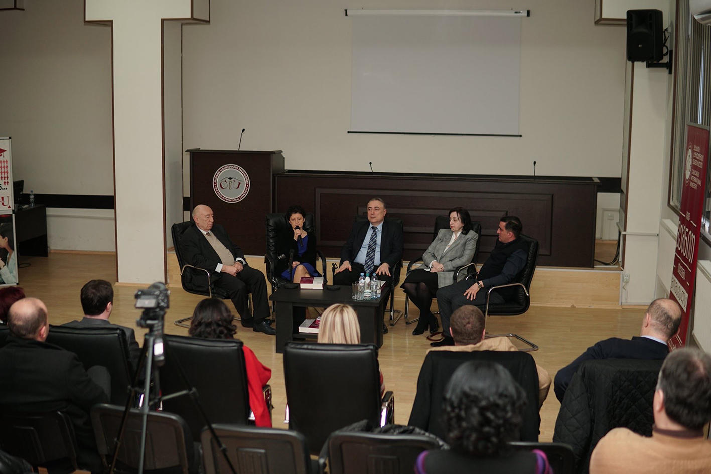 კავკასიის საერთაშორისო უნივერსიტეტში კრებულის - „კონსტიტუციონალიზმი - მიღწევები და გამოწვევები“ პრეზენტაცია გაიმართა