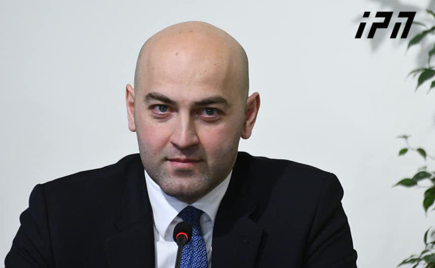 ლევან ახვლედიანის განცხადებით, კონსორციუმს სახელმწიფოსთვის დასაბრუნებელი მიწები არ აქვს, რადგან პორტის მშენებლობისთვის საჭირო მიწები სახელმწიფოს ბალანსზეა
