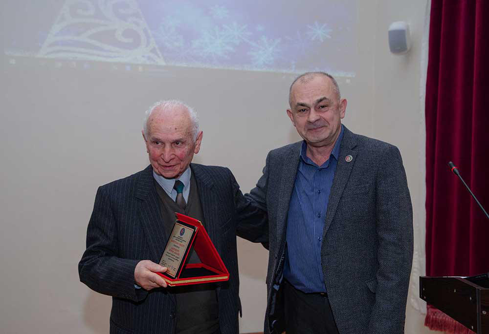 აჭარის უმაღლესი საბჭოს თავმჯდომარის მოადგილემ მერაბ კარანაძემ, ნიკო ბერძენიშვილის ინსტიტუტს საიუბილეო თარიღი მიულოცა