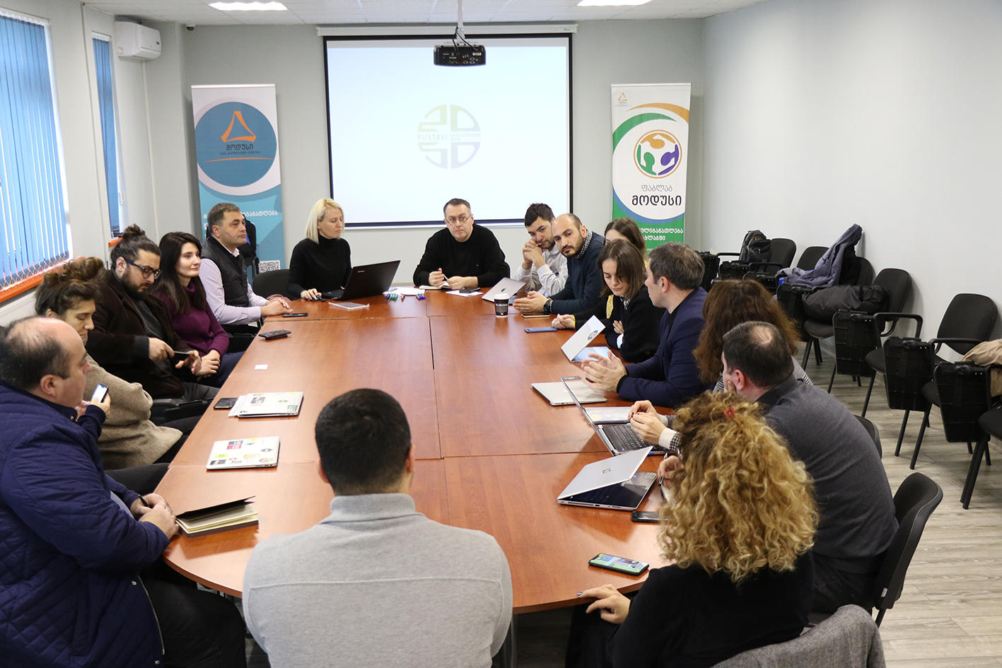 რუსთავის პროფესიულ კოლეჯ „მოდუსში“ ახალგაზრდული მეწარმეობის ხელშეწყობისთვის, ეკოსისტემის შექმნის საკითხებზე შეხვედრა გაიმართა