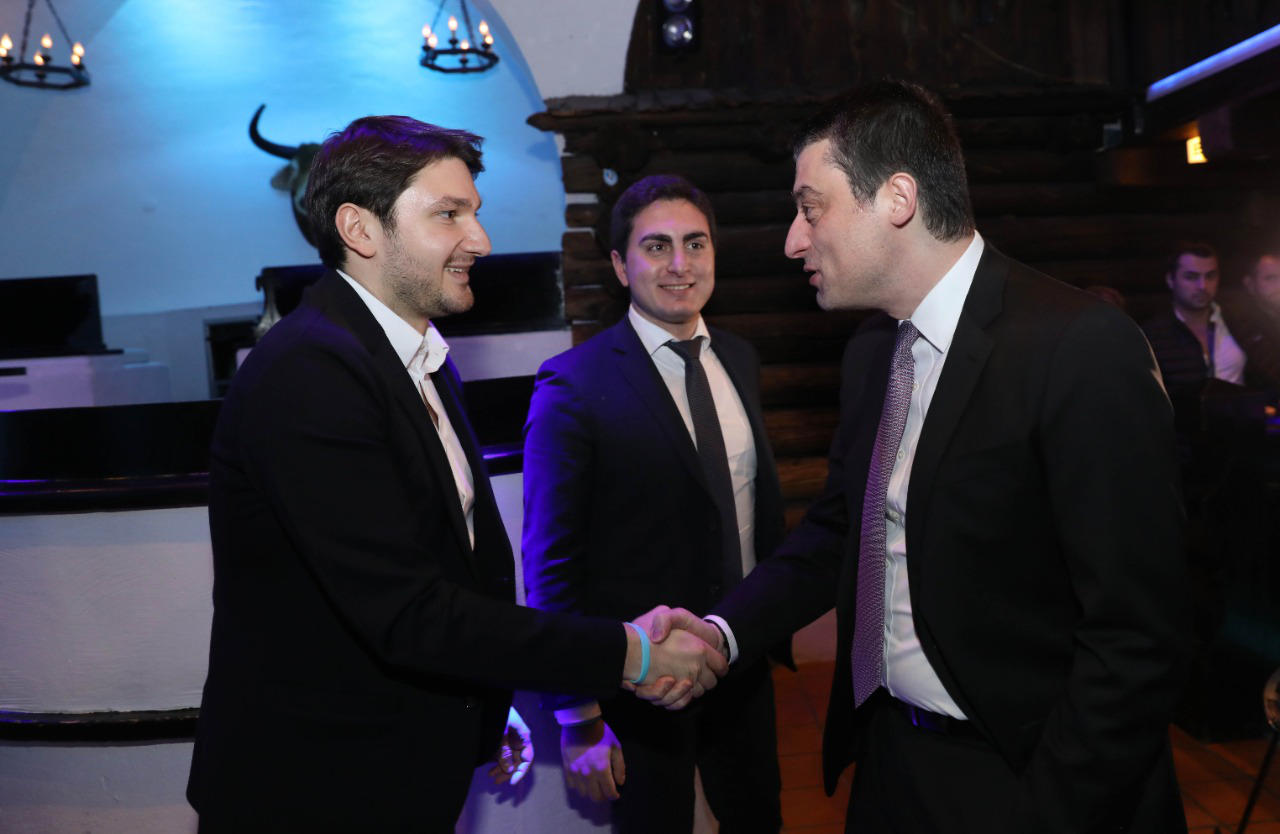 პრემიერ-მინისტრი დავოსში ახალგაზრდა ქართველი სტარტაპერების პრეზენტაციას დაესწრო