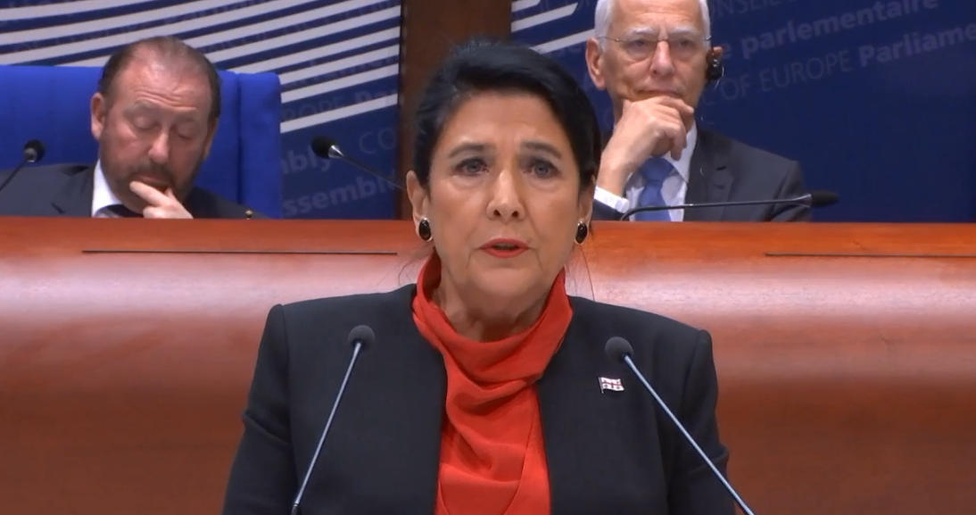 უკრაინული მედია - სალომე ზურაბიშვილმა საპარლამენტო ასამბლეაზე რუსეთის დასჯაზე საუბარს თავი აარიდა