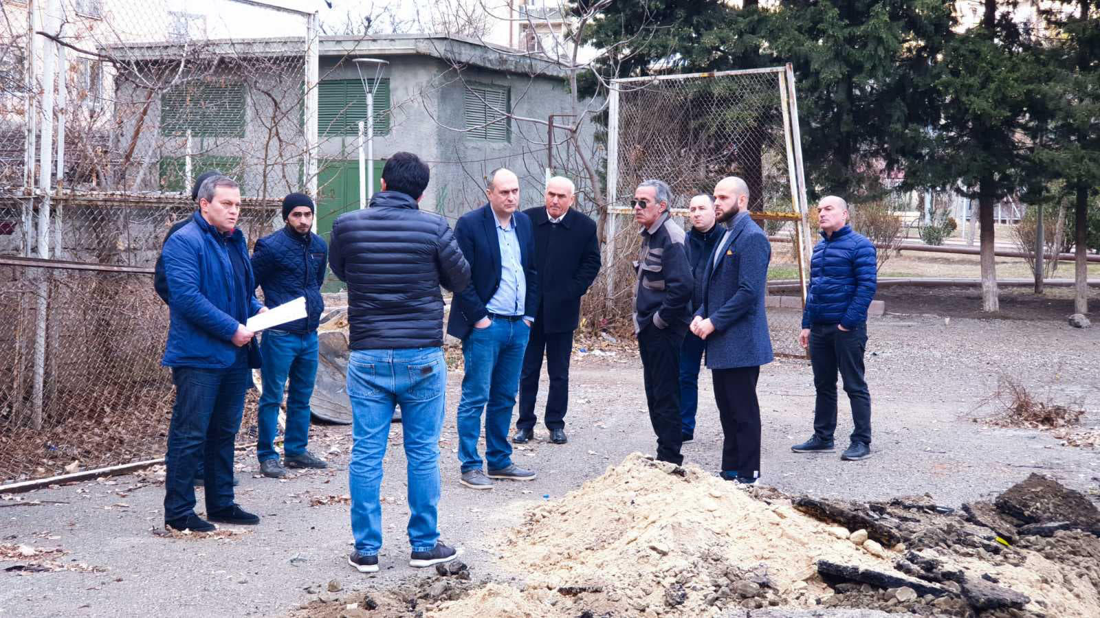 ირაკლი აბუსერიძე ვაზისუბანში მიმდინარე ინფრასტრუქტურულ სამუშაოებს გაეცნო