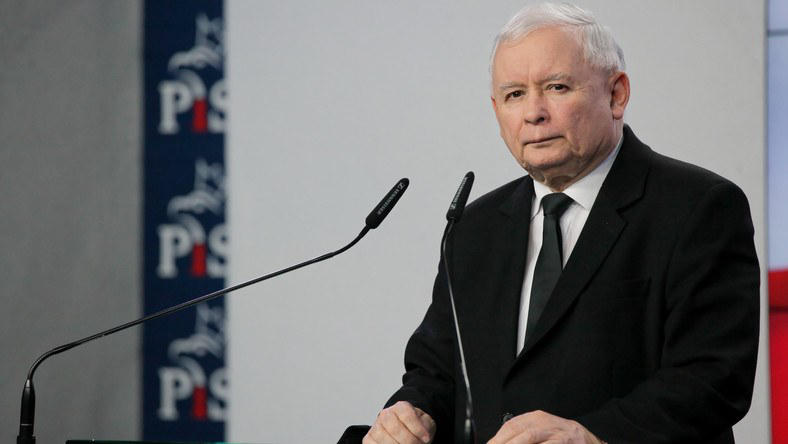 პოლონელი პოლიტიკოსი იაროსლავ კაჩინსკი უნგრეთის პრემიერს ვიქტორ ორბანს „ოფთალმოლოგთან ვიზიტს“ ურჩევს