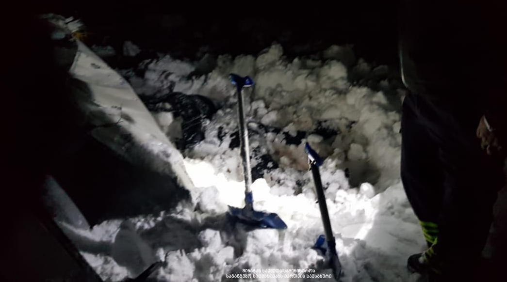 კობის საავტომობილო გზაზე ჩამოწოლილი ზვავის შედეგად, გარდაცვლილი რუსეთის, ხოლო დაშავებული საქართველოს მოქალაქეა