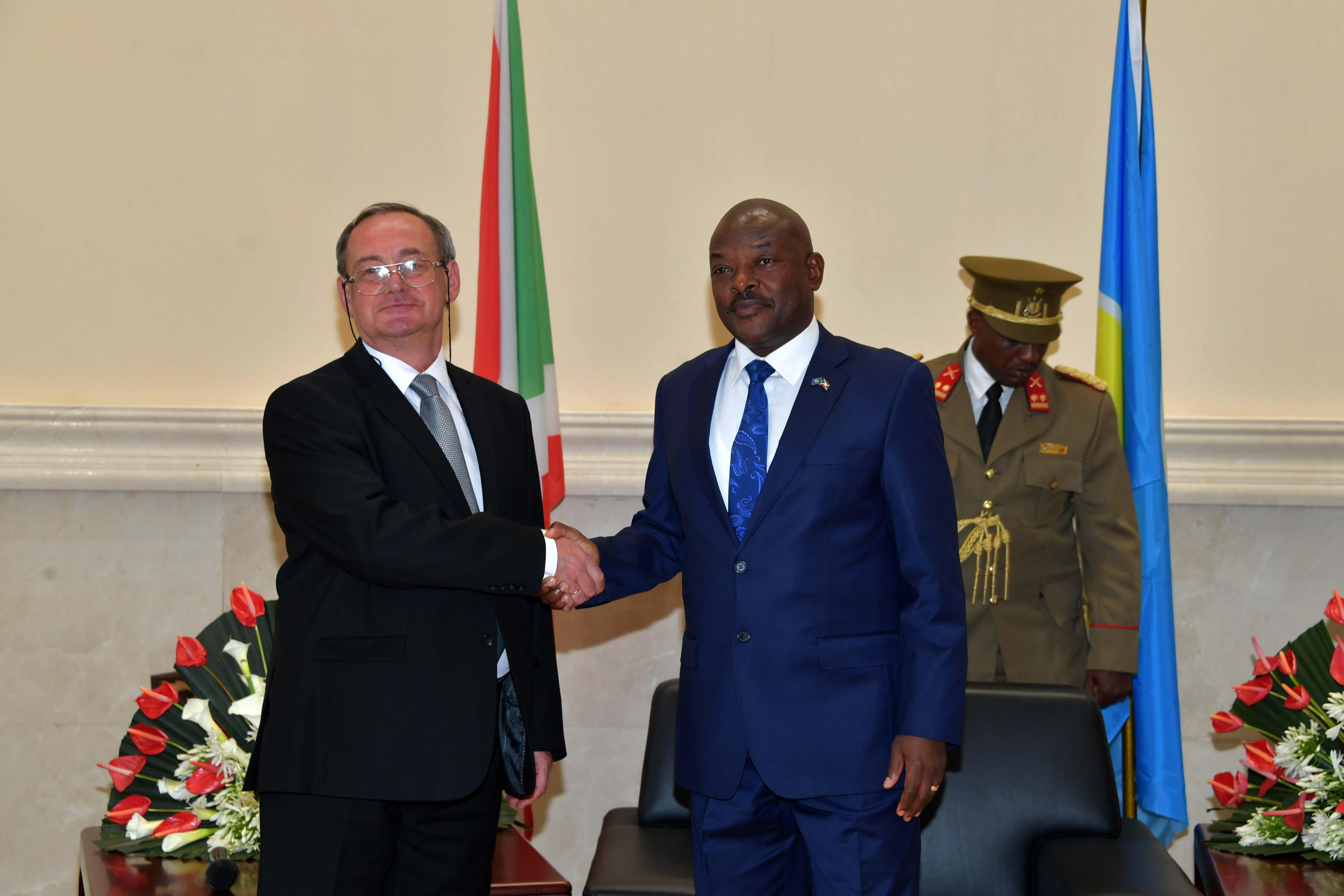 საქართველოს ელჩმა ბურუნდის პრეზიდენტს რწმუნებათა სიგელები გადასცა