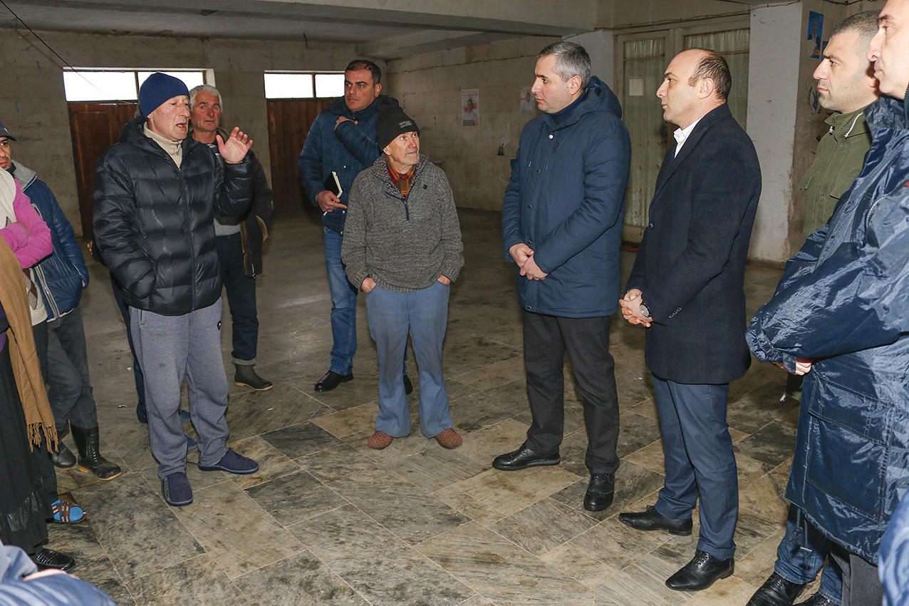 ჯანდაცვის მინისტრის მოადგილე და დევნილთა სააგენტოს დირექტორი წყალტუბოში მცხოვრებ დევნილ ოჯახებს შეხვდნენ