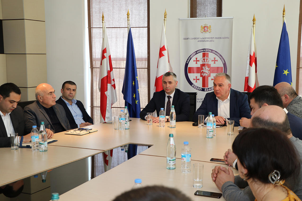დევნილთა, ეკომიგრანტთა და საარსებო წყაროებით უზრუნველყოფის სააგენტოს დირექტორმა ქვემო ქართლში სახელმწიფო რწმუნებულთან  და მერებთან შეხვედრა გამართა
