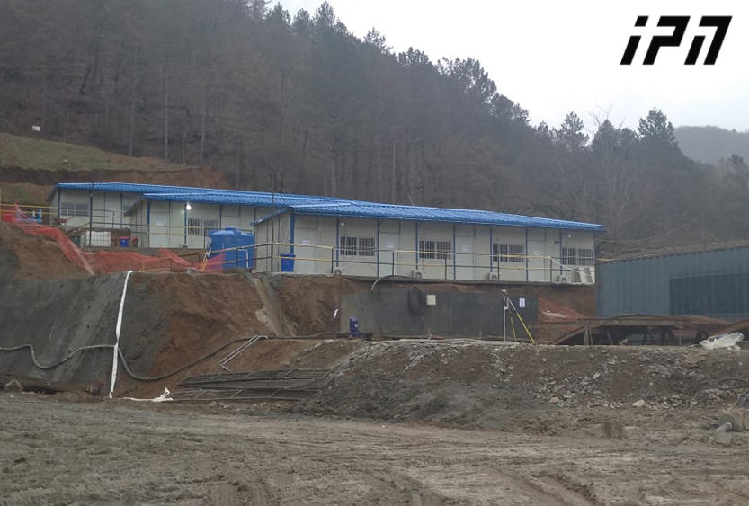 სოფელ საქასრიას ავტომაგისტრალზე დასაქმებულებმა ობიექტზე ჩინელების შეყვანის გამო, მუშაობა შეწყვიტეს