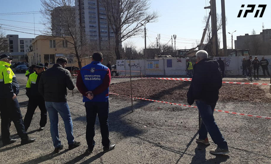 მოსახლეობა „ანას ბაღის" მიმდებარე ტერიტორიაზე მოწყობილი სკვერის დანგრევას აპროტესტებს