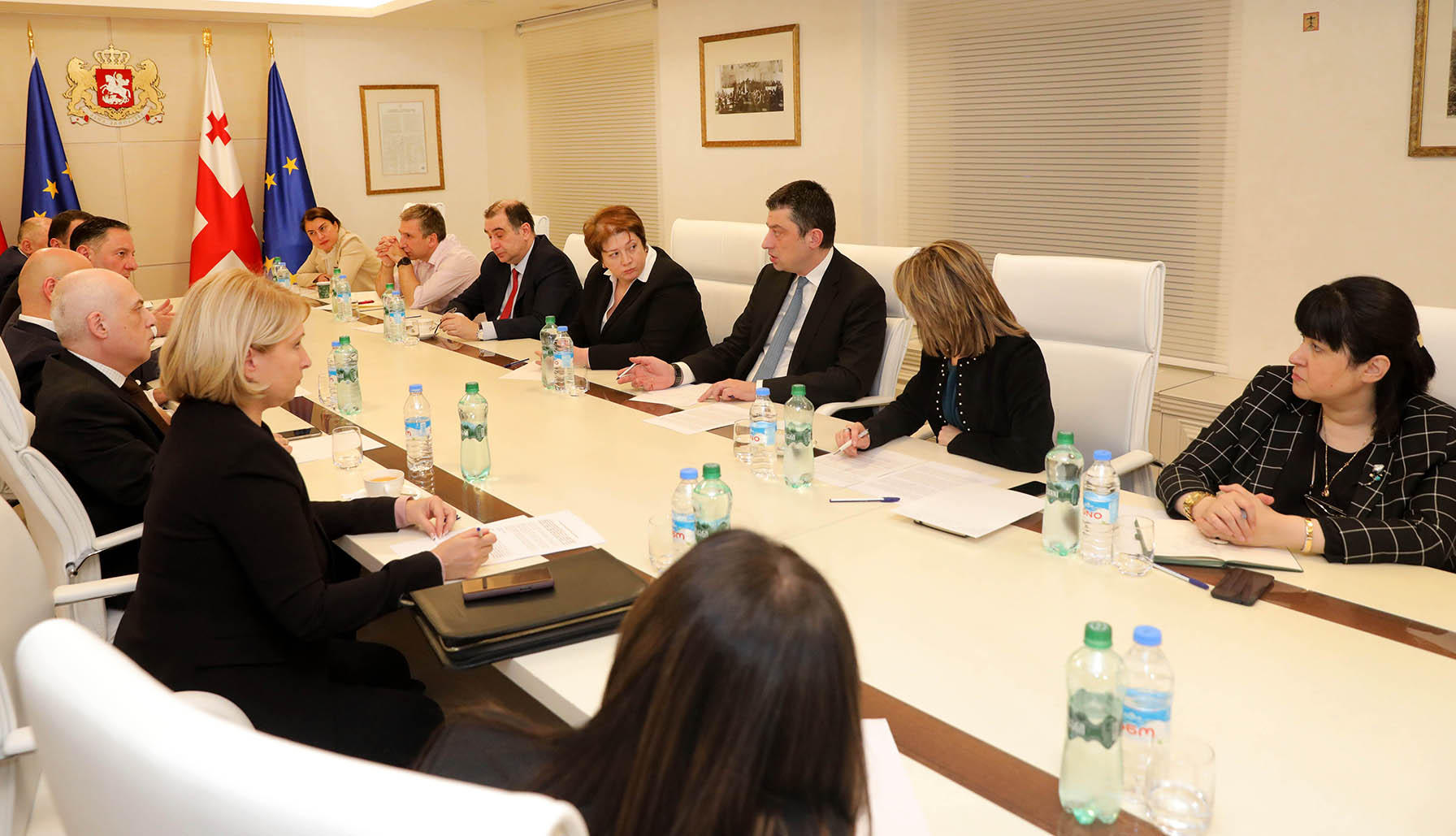 საჰაერო მიმოსვლასთან ერთად, ირანიდან სახმელეთო გზით შემოსვლა შეიზღუდა