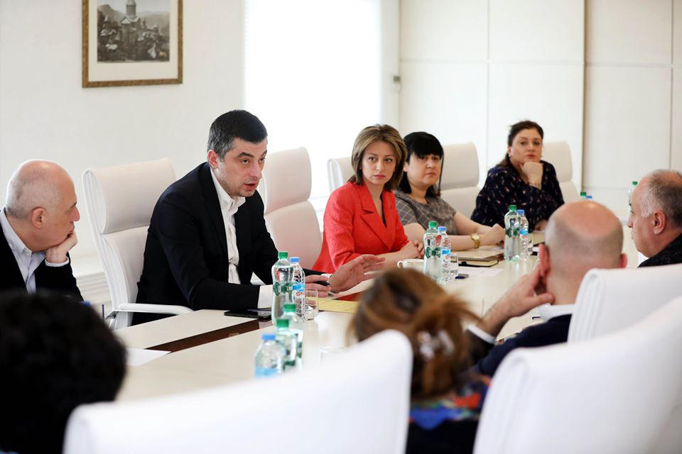 ჯანდაცვის მინისტრმა უწყებათაშორის საკოორდინაციო საბჭოს მიაწოდა ინფორმაცია, რომ ამ ეტაპზე კარანტინში 170 ადამიანი იმყოფება