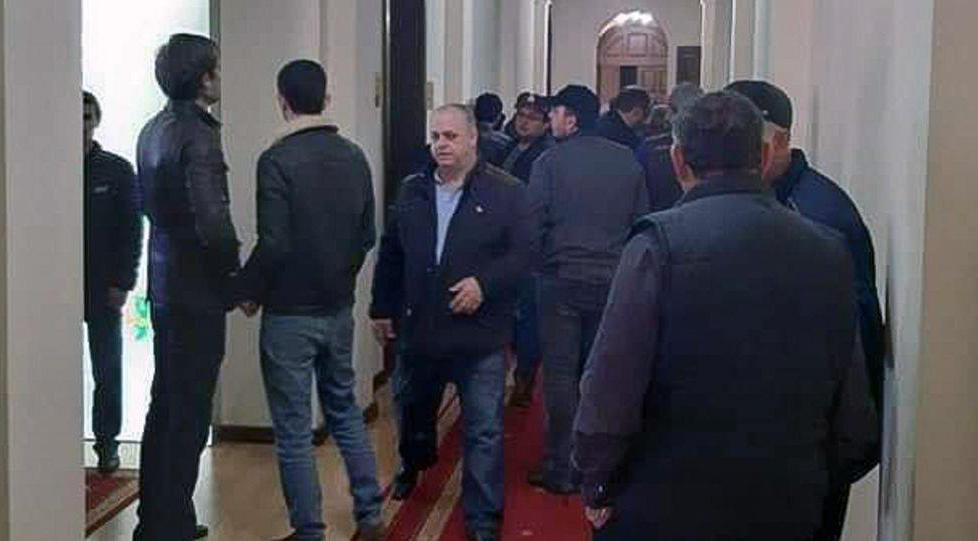 Supporters of Abkhazia’s so-called presidential candidate break into building of so-called cabinet of ministers