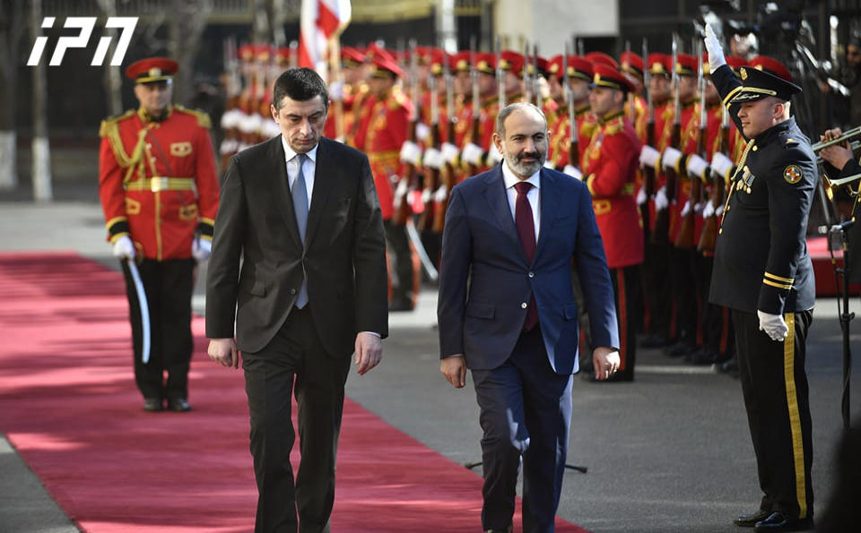 მთავრობის ადმინისტრაციაში ნიკოლ ფაშინიანის დახვედრის ოფიციალური ცერემონია გაიმართა