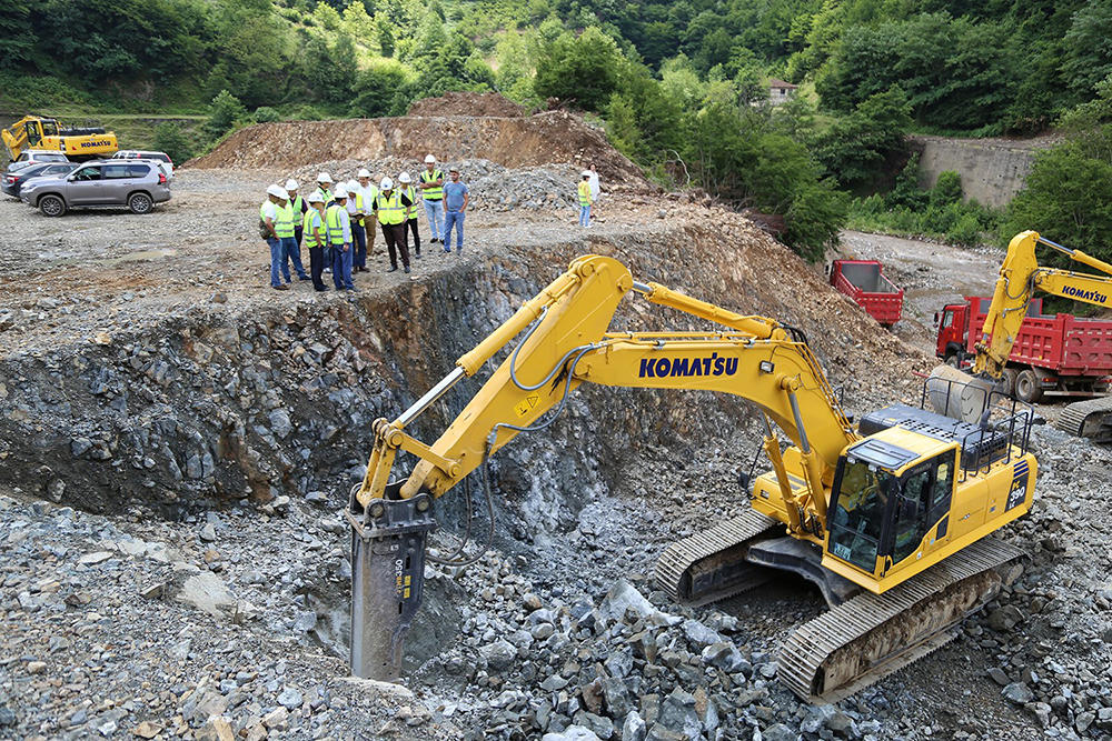 საავტომობილო გზების დეპარტამენტის ინფორმაციით, სამშენებლო სამუშაოებზე დასაქმებულმა ჩინეთის მოქალაქეებმა კარანტინი გაიარეს და კორონავირუსის სიმპტომები არ გამოუვლინდათ