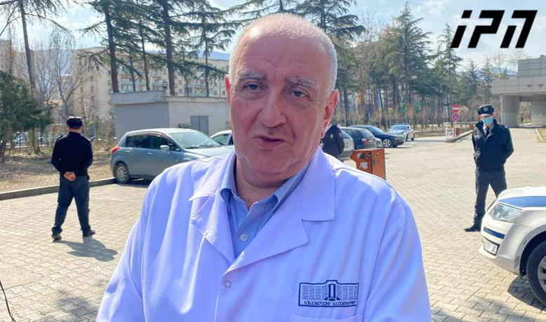 რესპუბლიკური საავადმყოფოს დირექტორის განცხადებით, წინასწარი ინფორმაციით, მარნეულიდან გუშინ გადმოყვანილ პაციენტს კორონავირუსით ინფიცირებული ქალის კლასტერთან კავშირი არ აქვს
