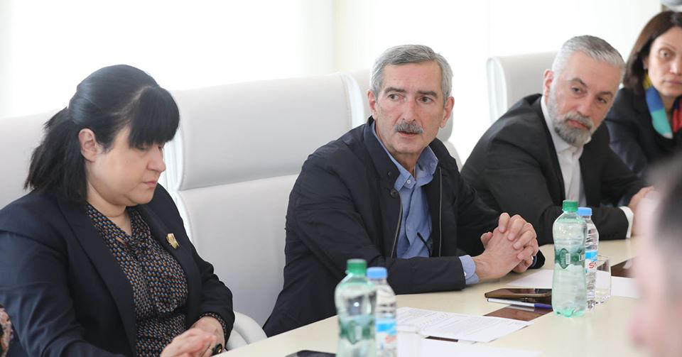 პაატა იმნაძე - უნდა მოვემზადოთ, რომ მთავრობამ შესაძლოა, დიდი თავყრილობები აკრძალოს - პირველ რიგში, ეს არის ასკაციანი ქორწილები, ქელეხები