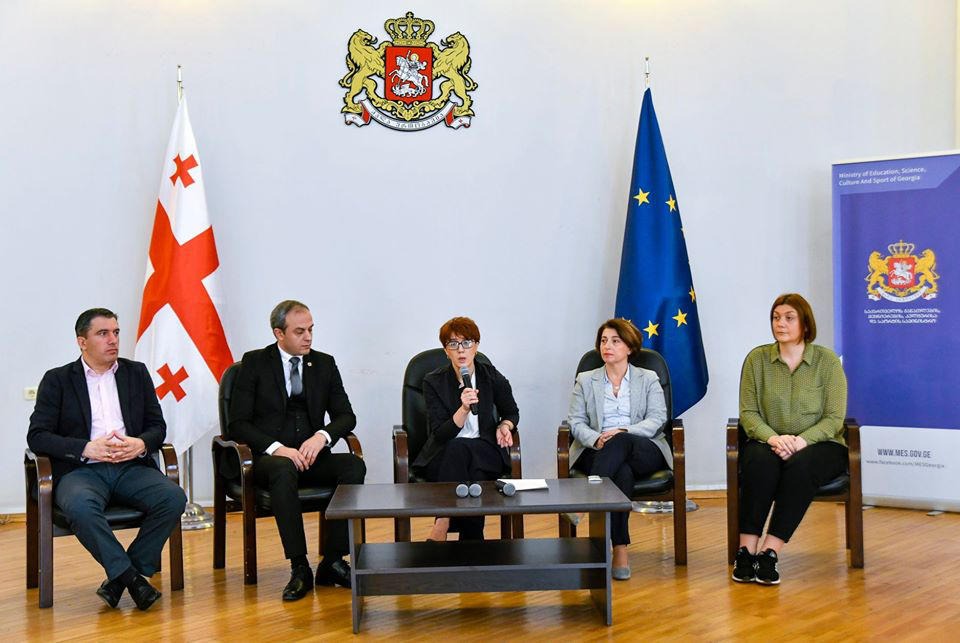 საქართველოს ყველა მოქალაქე lit.ge-ს 2093 ელექტრონული წიგნით უფასოდ ისარგებლებს