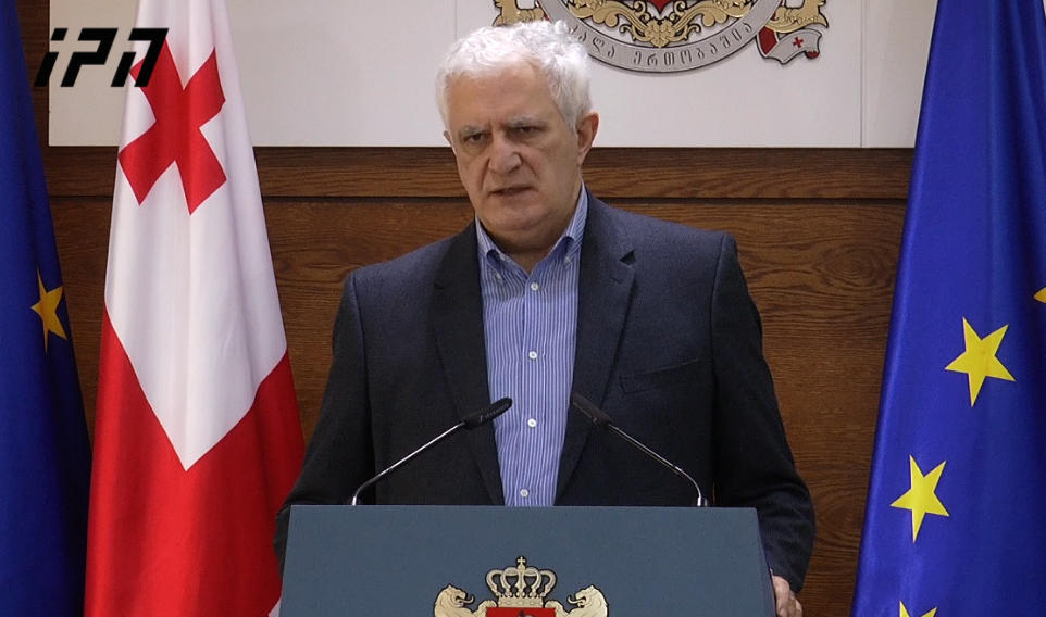 ამირან გამყრელიძე - დარჩით სახლში, არ გამართოთ თავყრილობები, ვიყოთ ნაკლებად აქტიური წირვა-ლოცვებზე, ყველას გვინდა საფლავზე მისვლა, კვერცხის გაგორება, ერთი ჭიქის დალევა, მაგრამ იქნებ წელს თავი შევიკავოთ ამ ტრადიციისგან