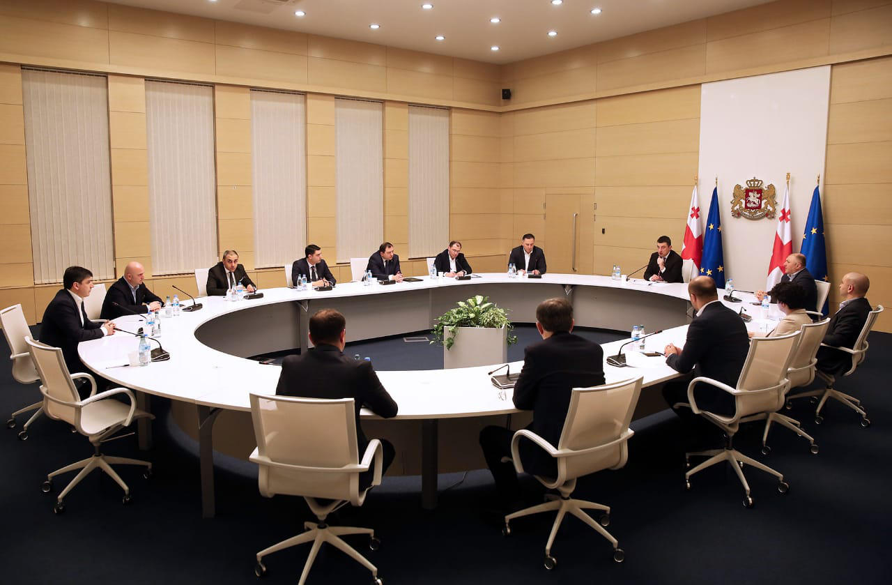 პრემიერ-მინისტრმა სამართალდამცავ უწყებებს საგანგებო მდგომარეობის ფარგლებში დაწესებული შეზღუდვების ეფექტური აღსრულების კონტროლი დაავალა