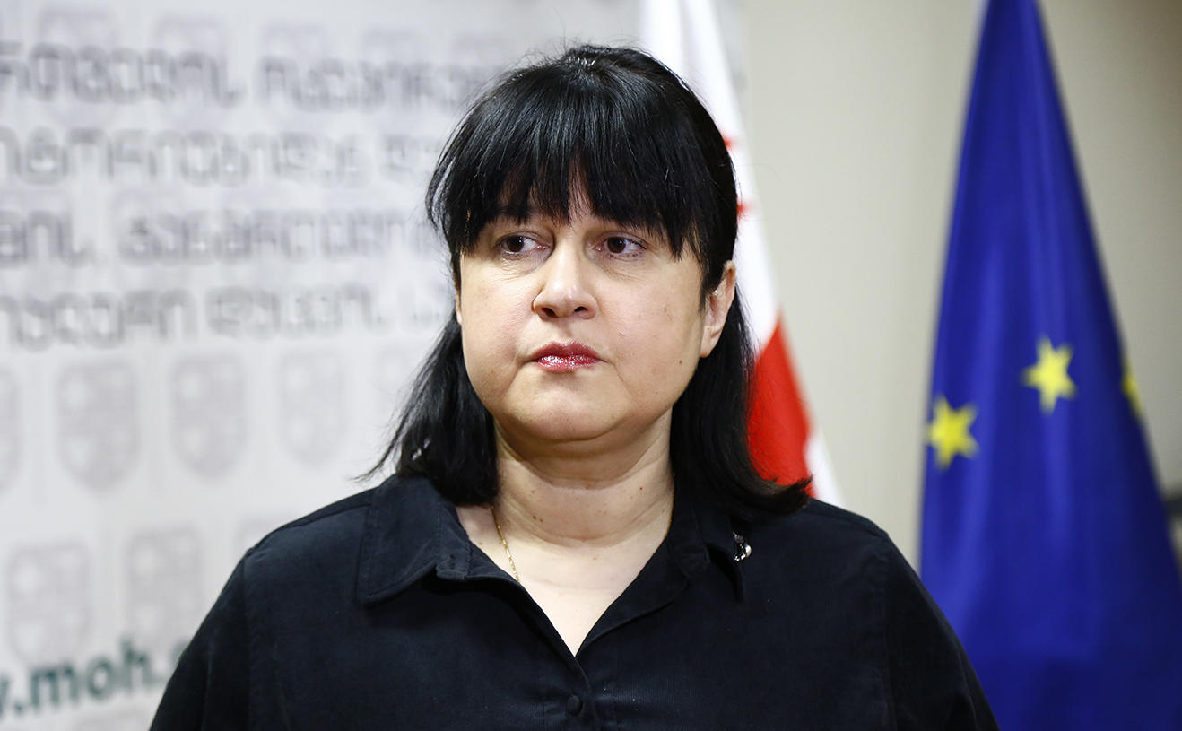 თამარ გაბუნიას განცხადებით, ქართული მხარე მობილური ტელეფონებისთვის იმ აპლიკაციის დანერგვაზე მუშაობს, რომელიც მოქალაქეებს ინფიცირებულთან სიახლოვეზე გააფრთხილებს