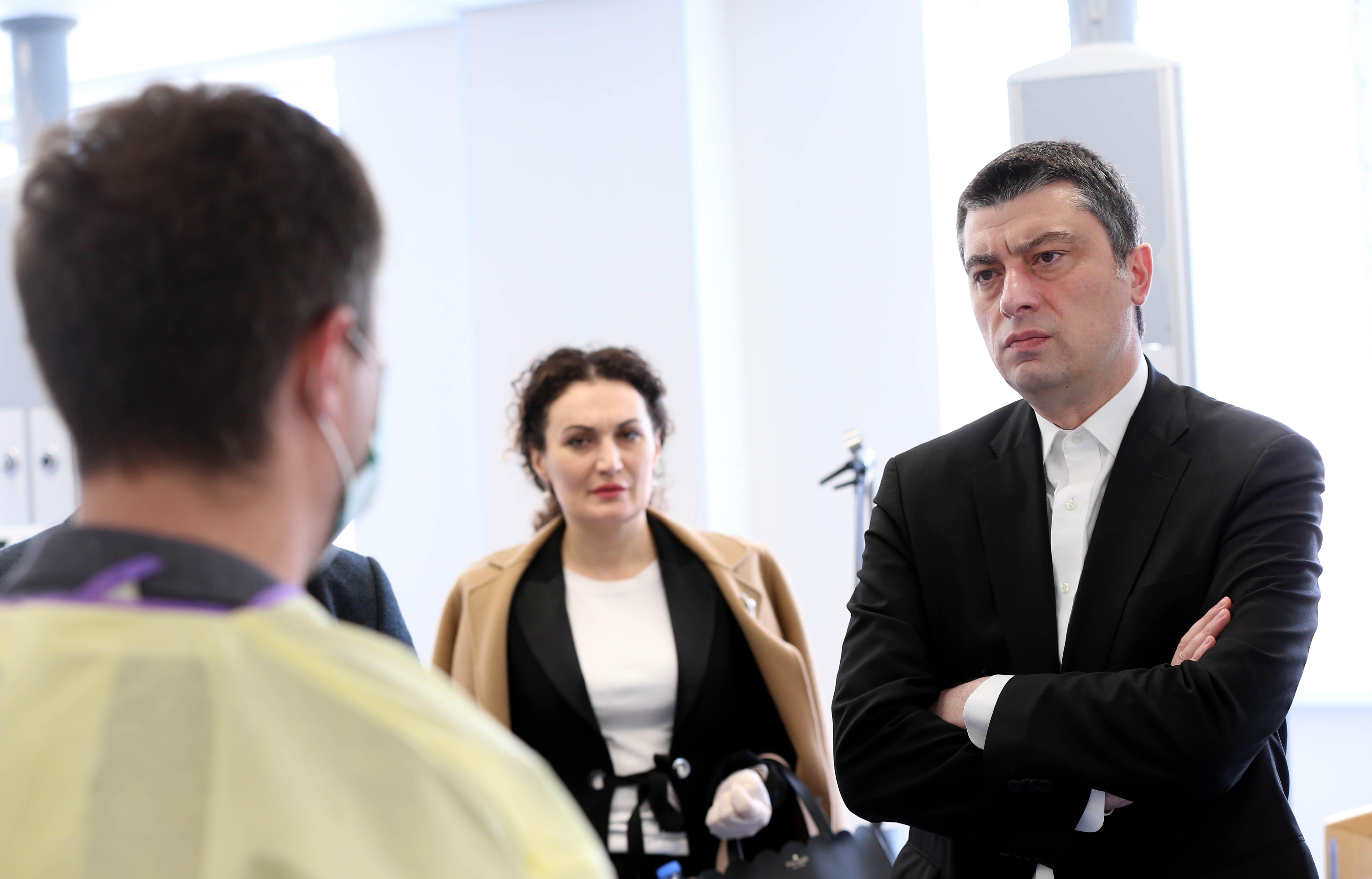 პრემიერის განცხადებით, უახლოეს დღეებში, რუხის საუნივერსიტეტო კლინიკა კორონავირუსით ინფიცირებული პაციენტების მიღებას შეძლებს