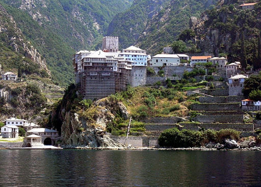 ათონის მთის მონაზონი კორონავირუსით საავადმყოფოში გადაიყვანეს, მონასტერი კი მომლოცველებისთვის დაიხურა