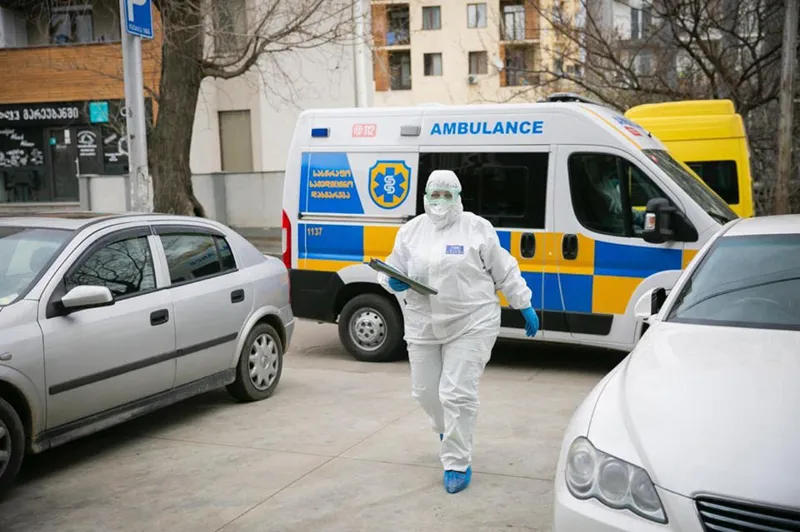 რუსთავის საკრებულოს თანამშრომლების ნაწილი თვითიზოლაციაში გადავიდა, ერთ-ერთ დეპუტატს კი კორონავირუსზე ტესტირება უკეთდება